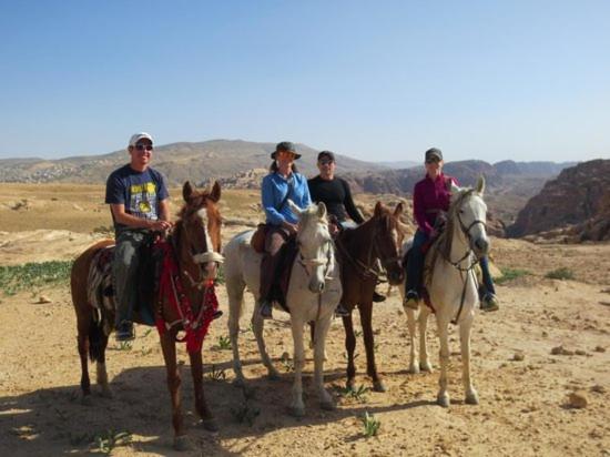 Happy Bedouin House Petra Bed & Breakfast Al Hayy Luaran gambar