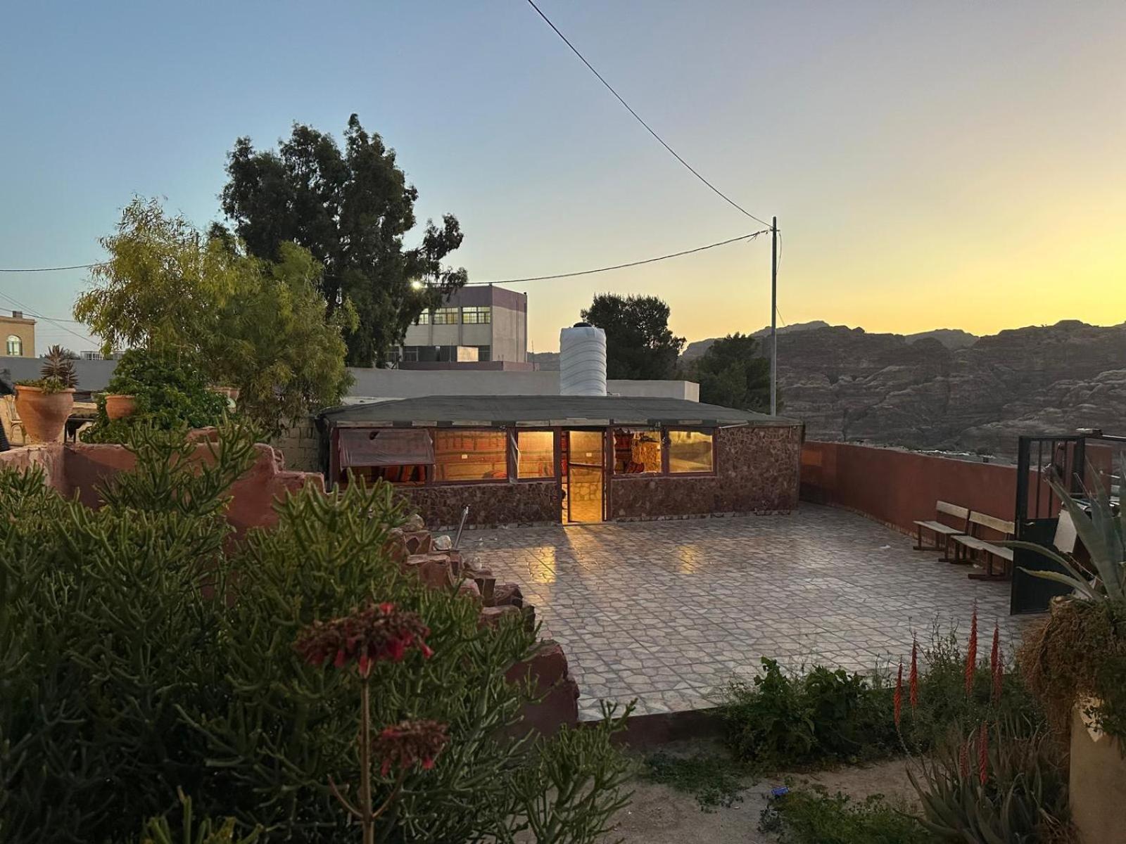 Happy Bedouin House Petra Bed & Breakfast Al Hayy Luaran gambar